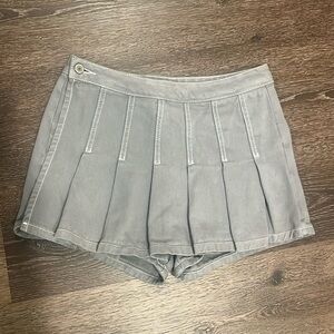 Brandy Melville Light Gray Pleated Skorts
